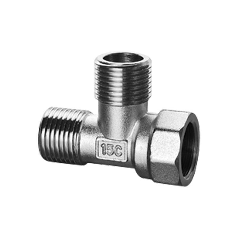 Tee bên trong và bên ngoài